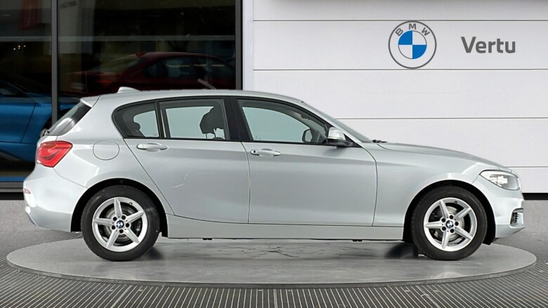 BMW 1 Series 118i [1.5] SE 5dr [Nav] Petrol Hatchback